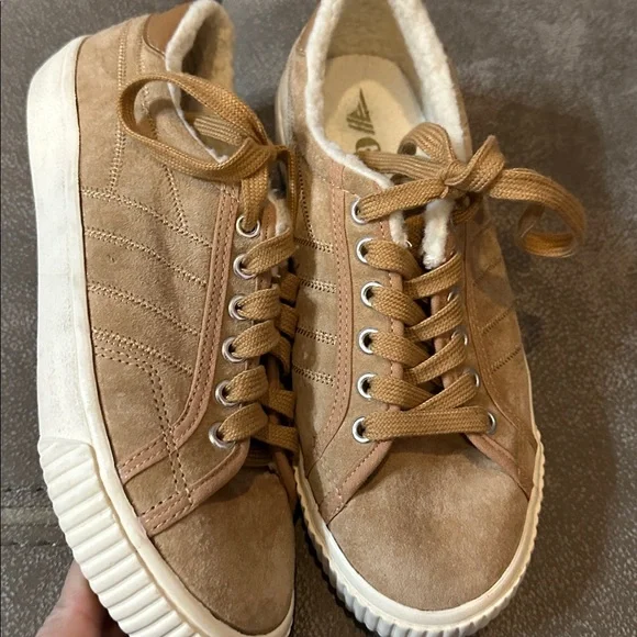 Gola Nordic Plimsolls leather shoes - Picture 8 of 8